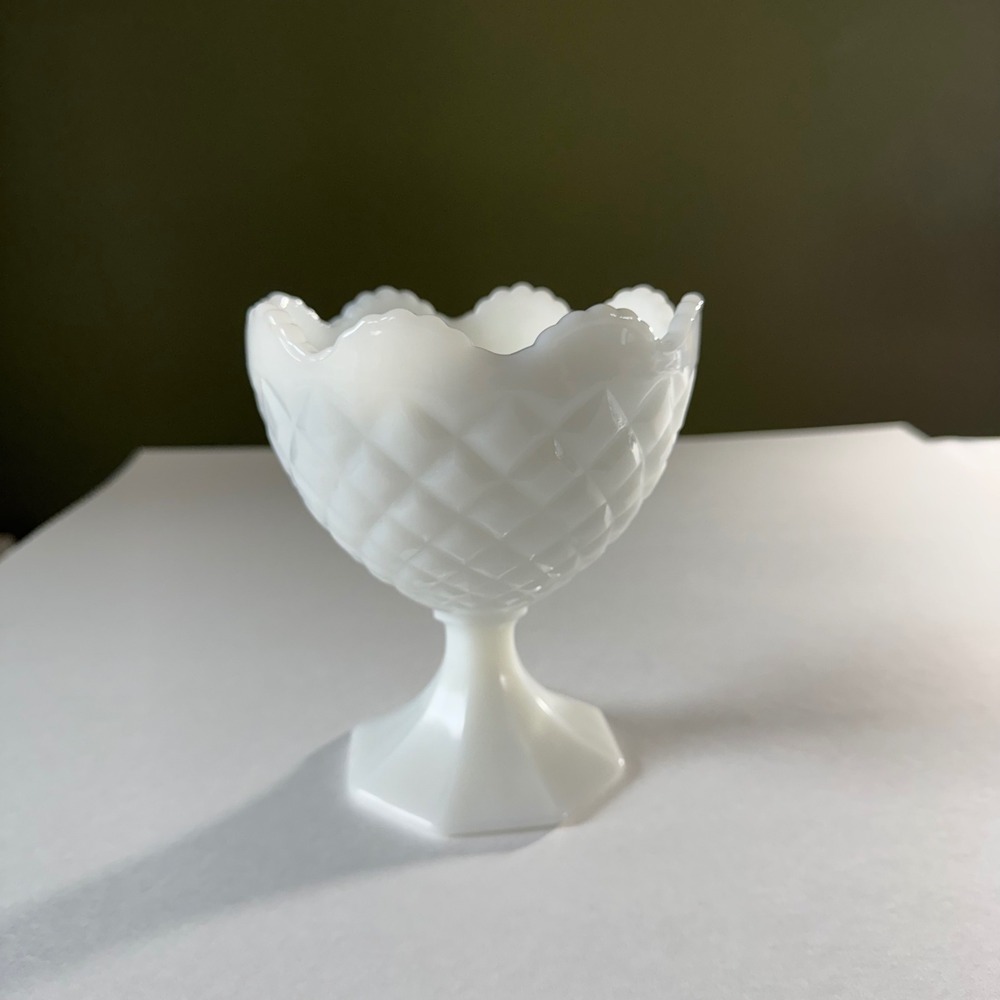 Vintage Napco Milk Glass Diamond Quilted Scalloped Pedestal Compote Bowl 1184